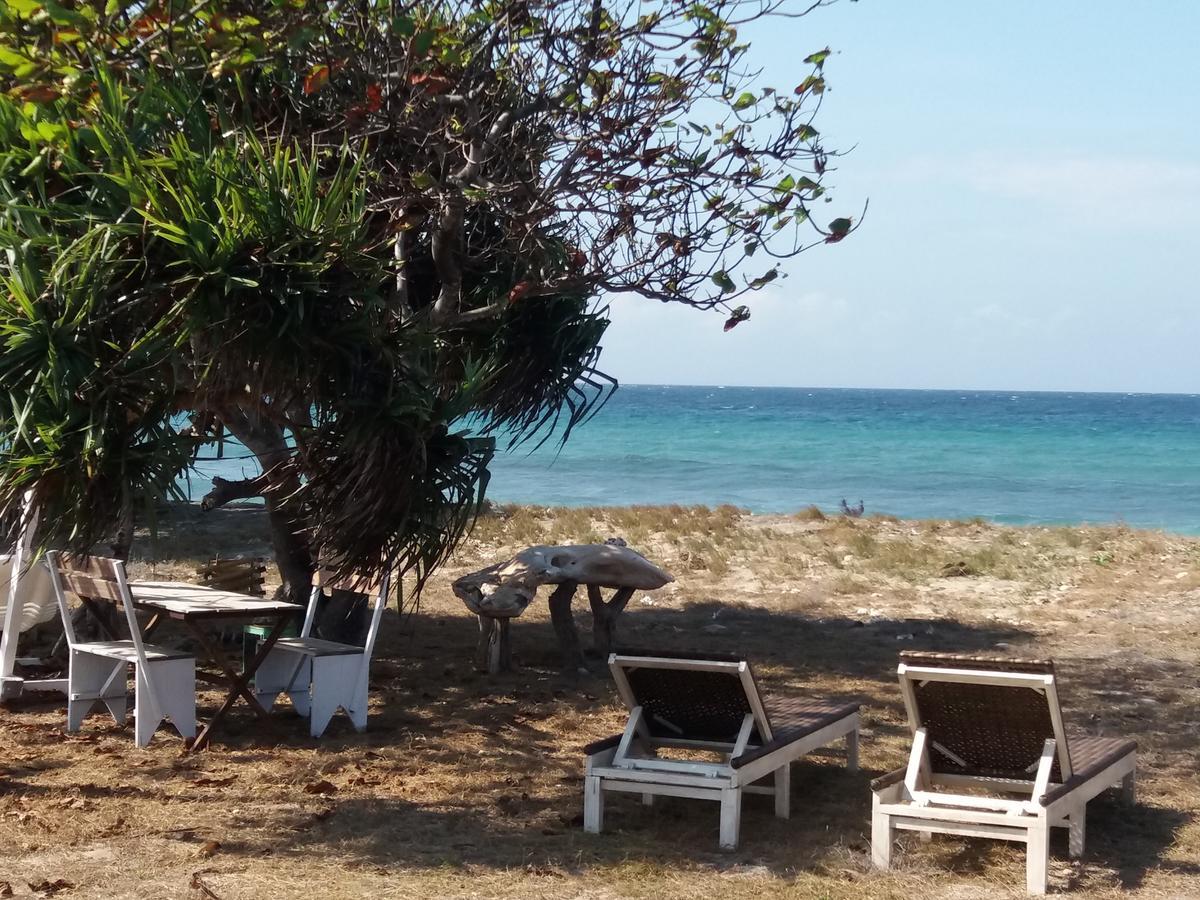 Wera Beach Kadumbul Exterior photo