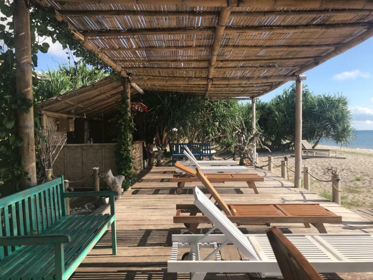 Wera Beach Kadumbul Exterior photo