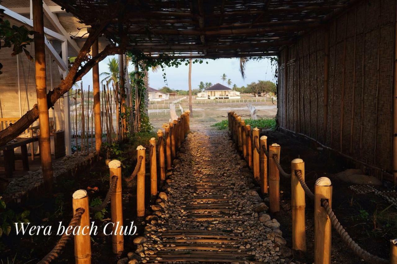 Wera Beach Kadumbul Exterior photo